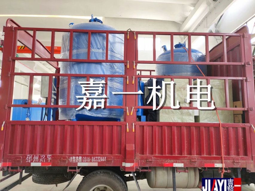 中電二預定的旁流水處理器，全自動加藥裝置，定壓補水裝置，水箱水處理器全部調試運行好
